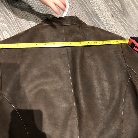 Leather jacket -Roots - Picture 9 of 10